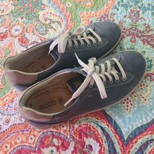 Ecco denim blue shoes size 8